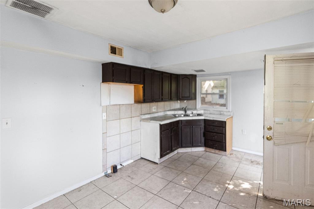 443 Chaudet Avenue Property Photo 23