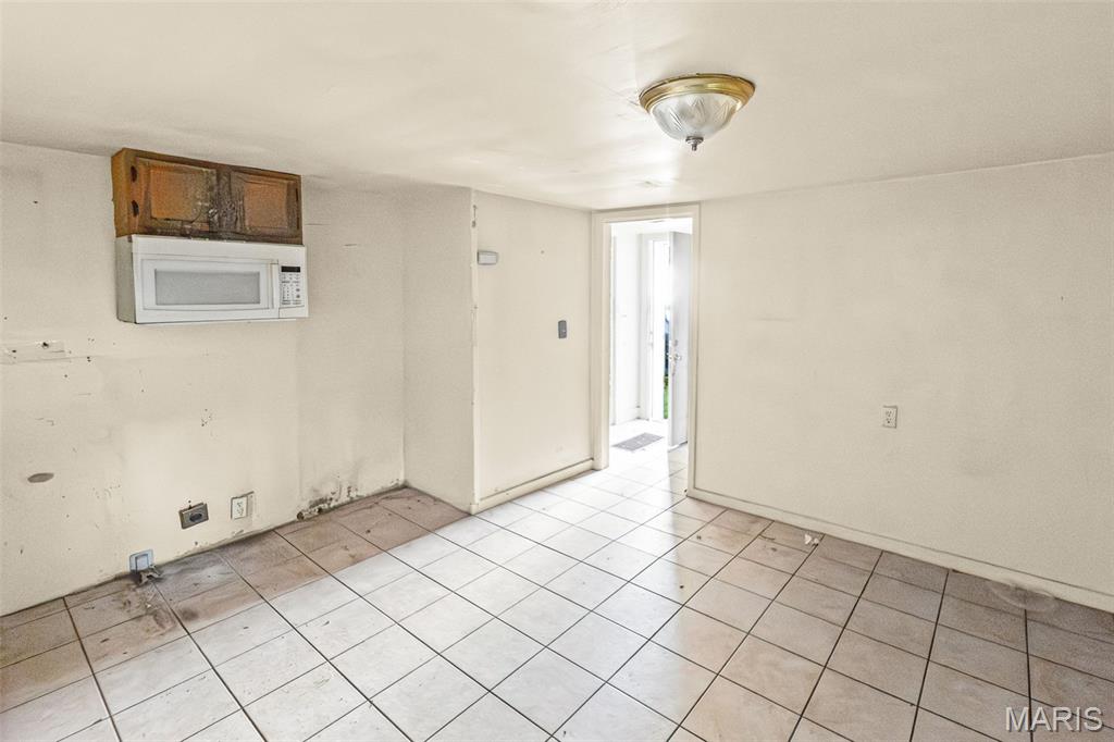 443 Chaudet Avenue Property Photo 27