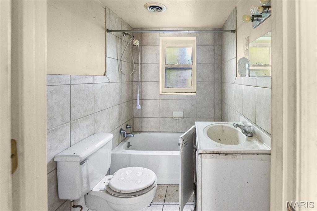 443 Chaudet Avenue Property Photo 29
