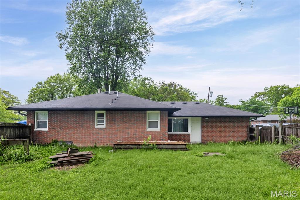 2417 Sylvan Property Photo 5