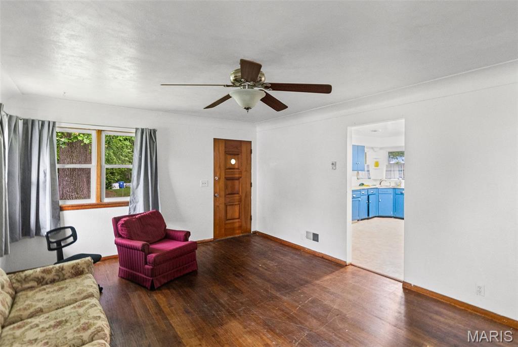 2417 Sylvan Property Photo 8