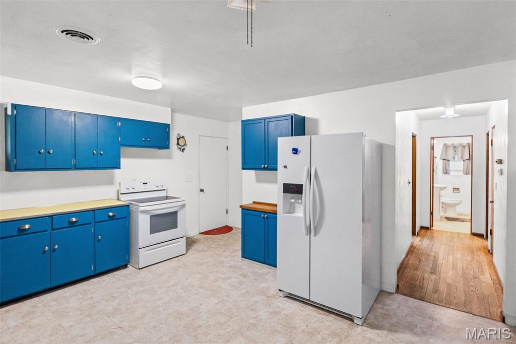 2417 Sylvan Property Photo 11