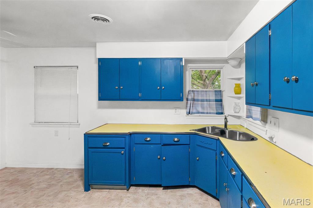 2417 Sylvan Property Photo 14
