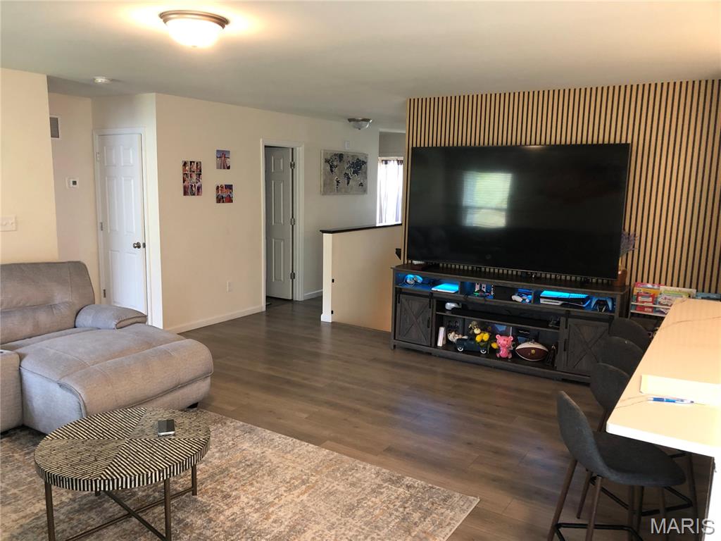 805 Valley Pine Drive Property Photo 8
