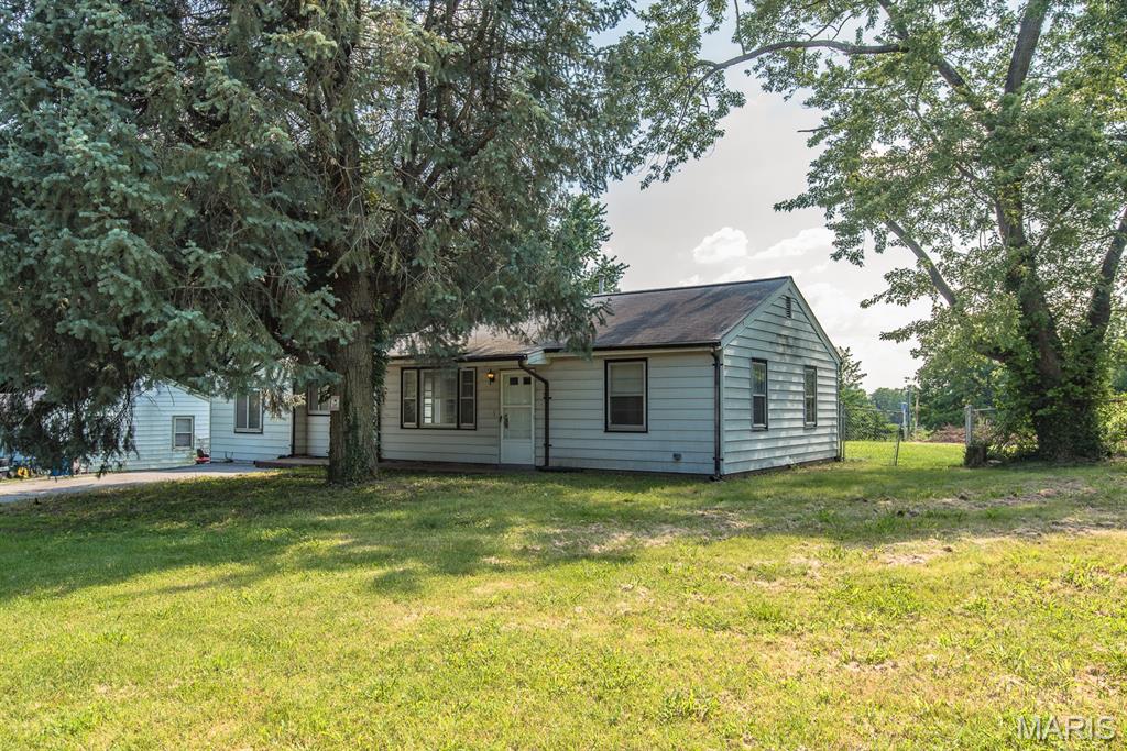 10253 Imperial Drive Property Photo 1