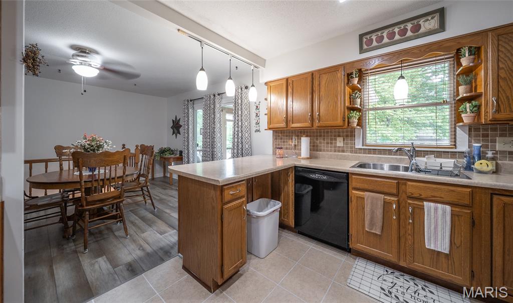 1112 Sycamore Drive Property Photo 8