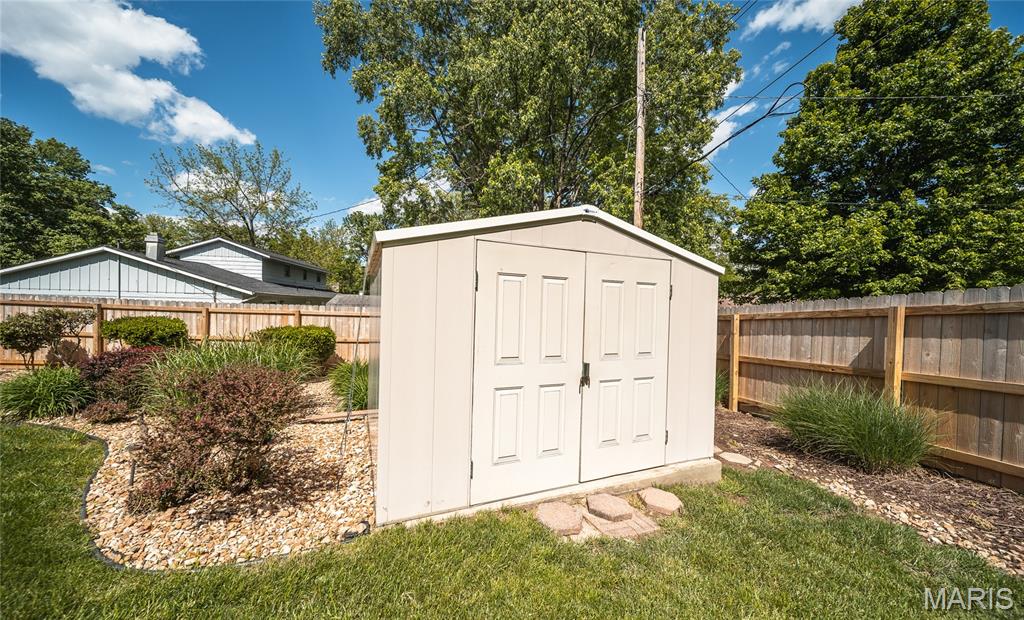 1112 Sycamore Drive Property Photo 38