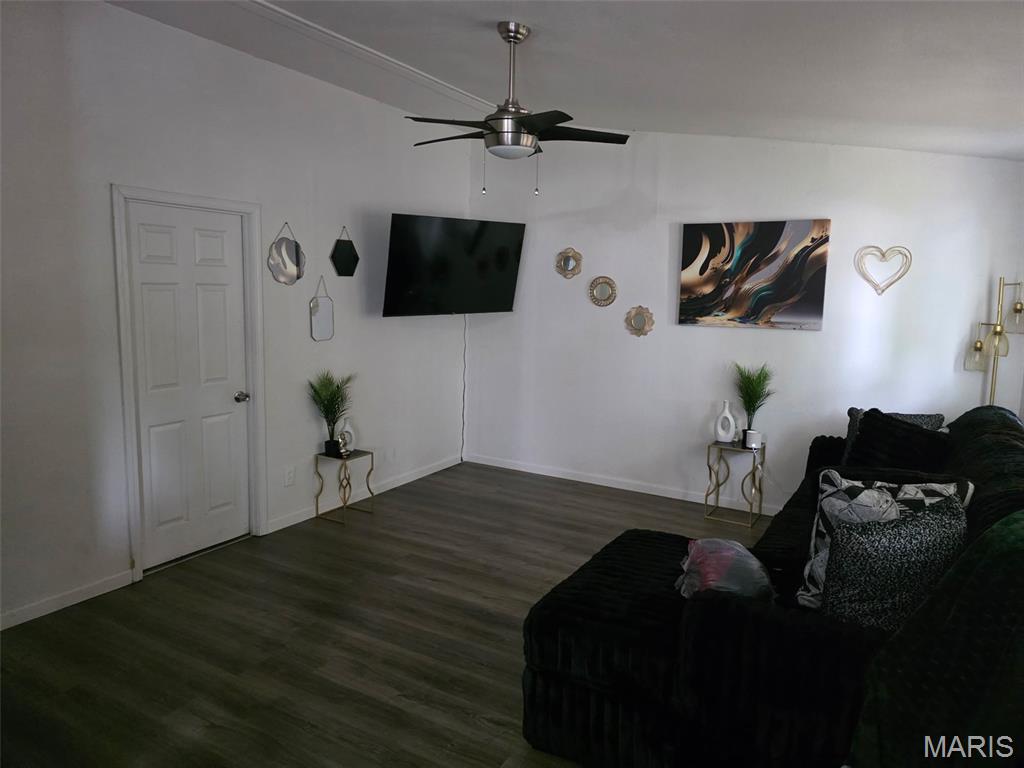 120 Saint Robert Drive Property Photo 5