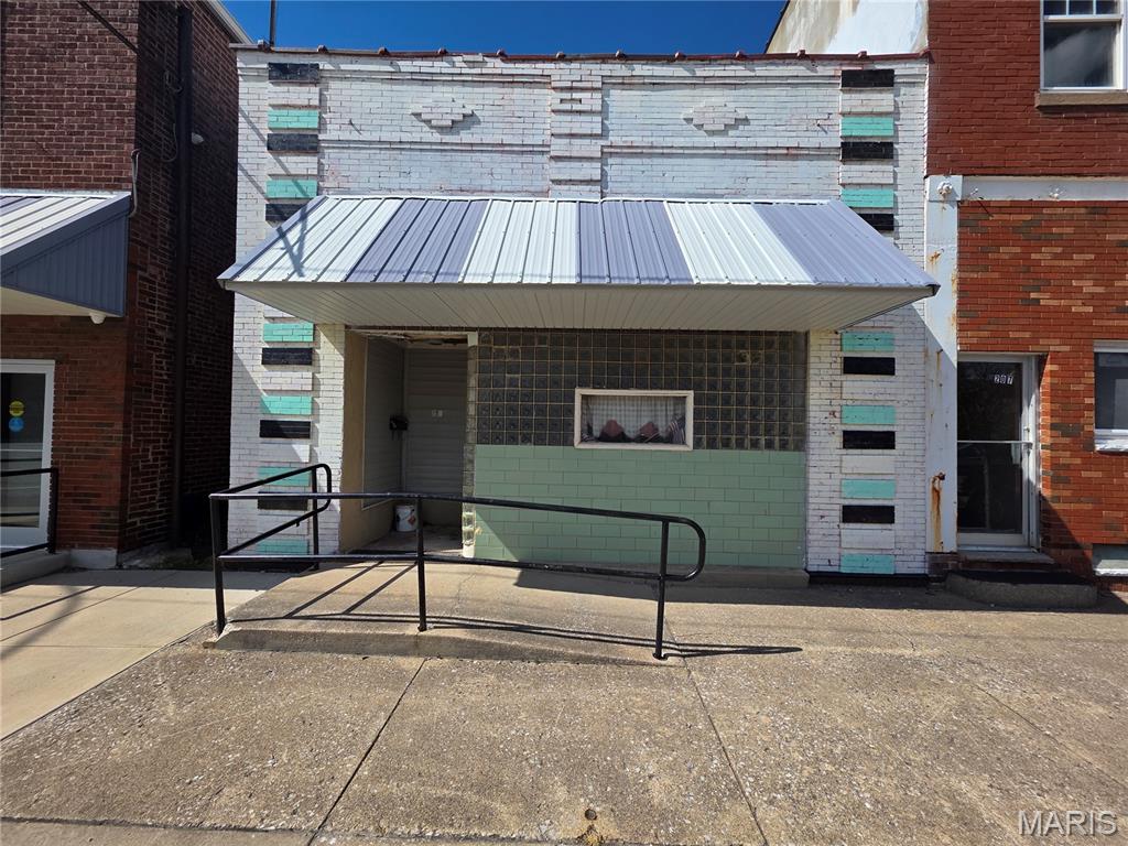 205 E Central Avenue Property Photo 1
