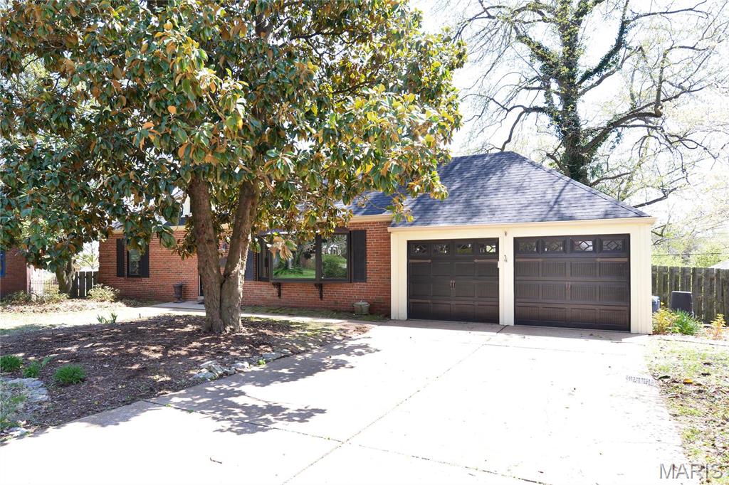 4 Girard Property Photo 2