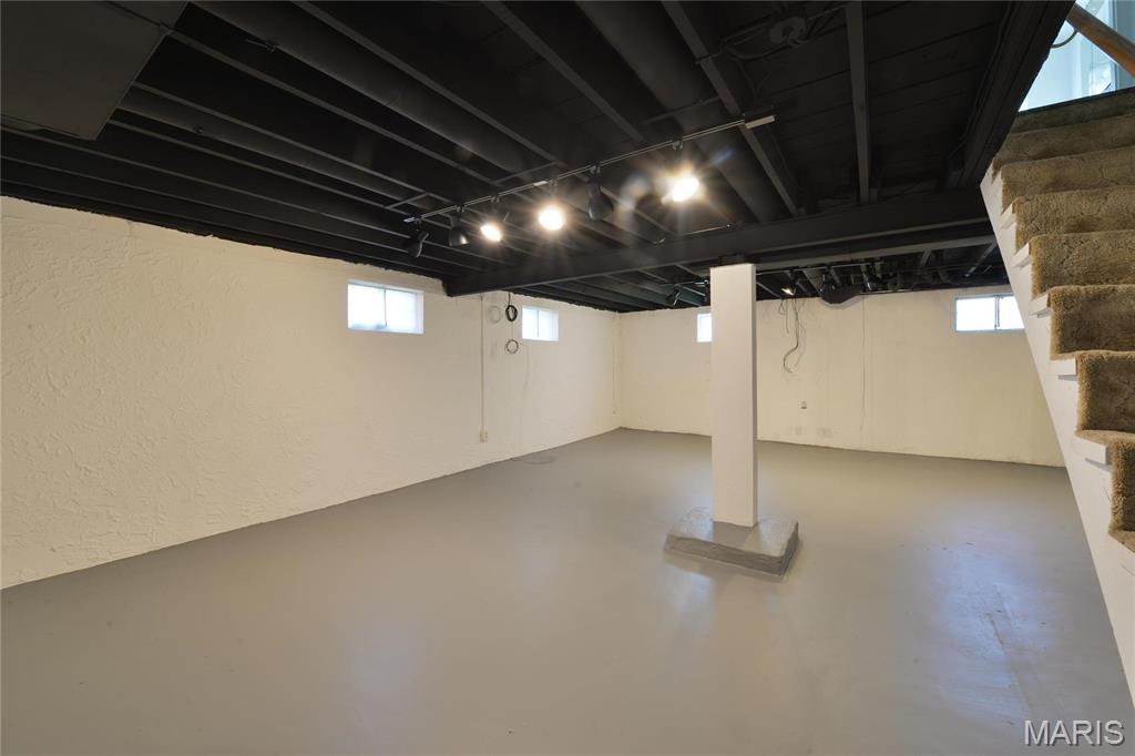 4 Girard Property Photo 8