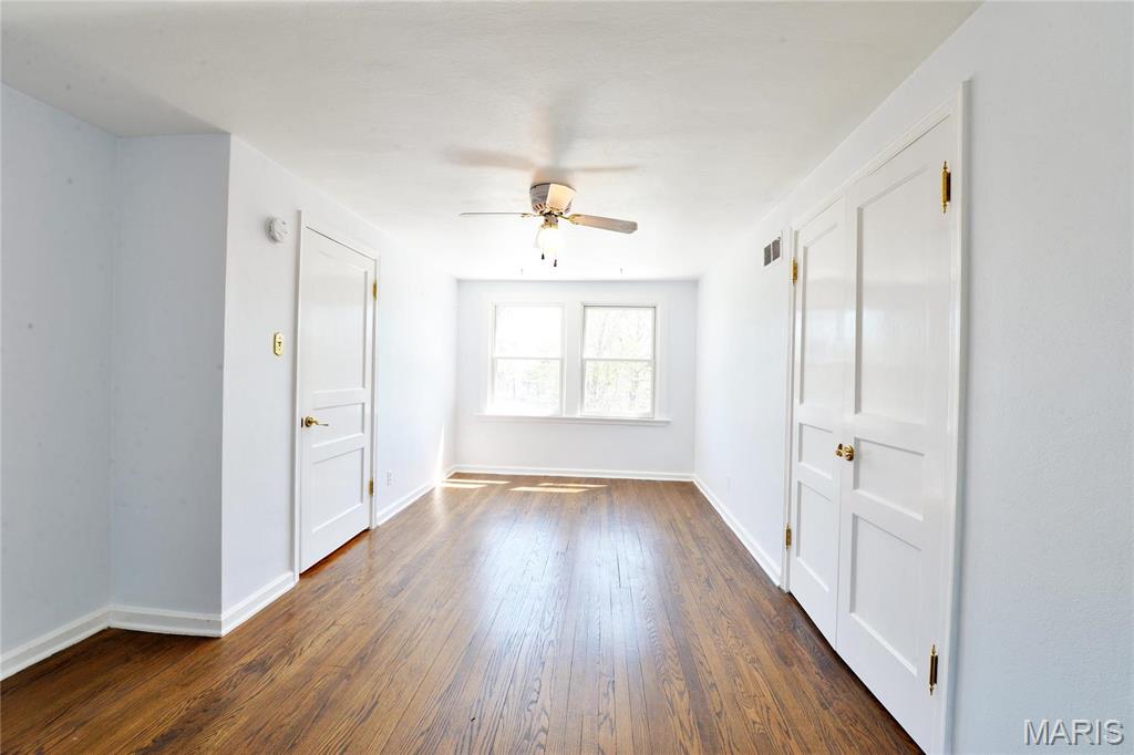 4 Girard Property Photo 15