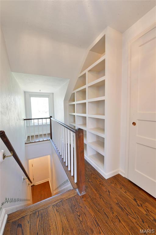 4 Girard Property Photo 16