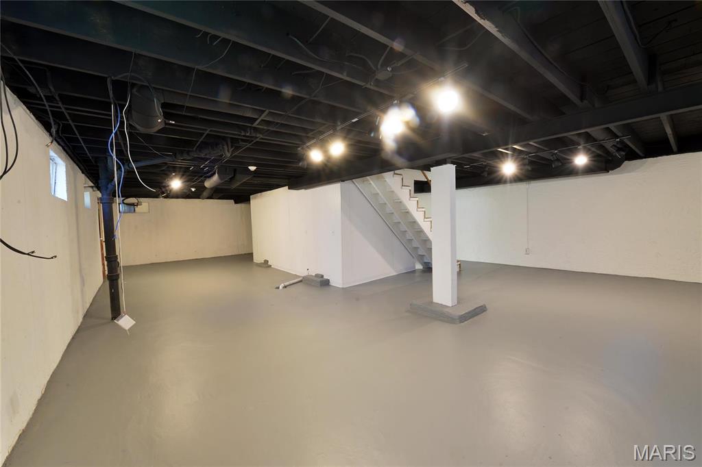 4 Girard Property Photo 18
