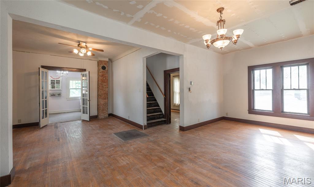 607 W Third Street Property Photo 3