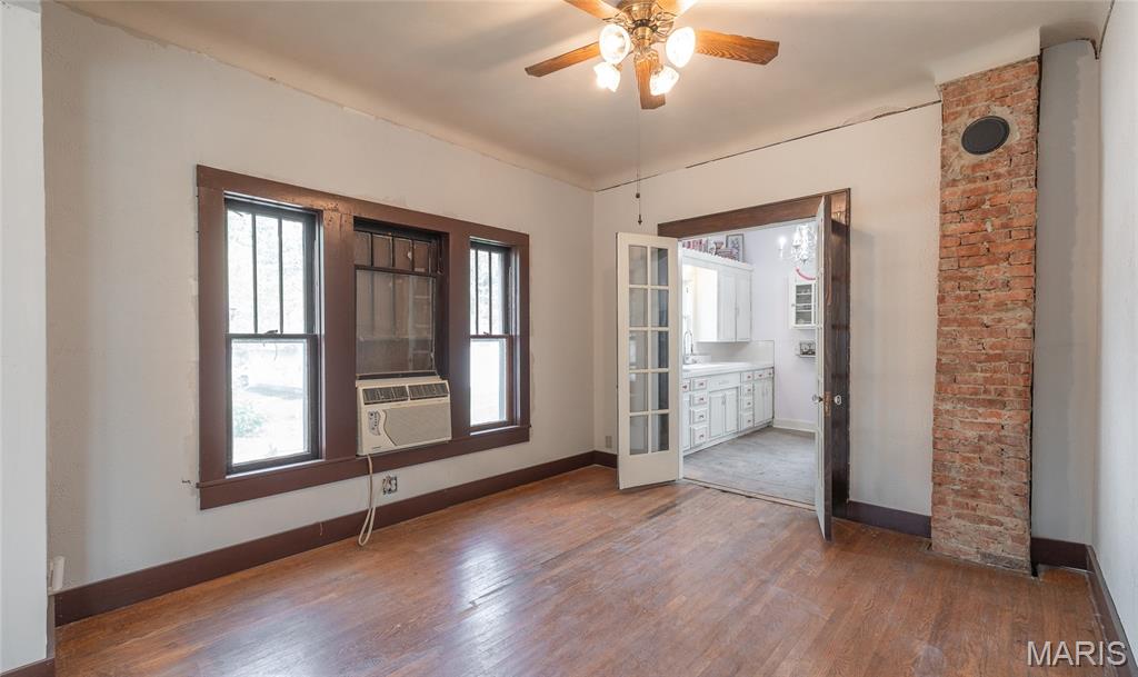 607 W Third Street Property Photo 4