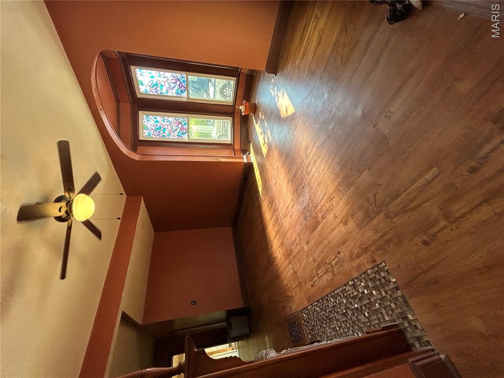 226 E 5th Street Property Photo 4
