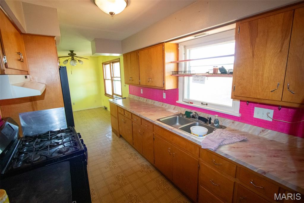 609 Willow Lane Property Photo 7
