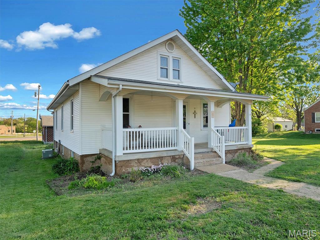 609 W Madison Avenue Property Photo 3