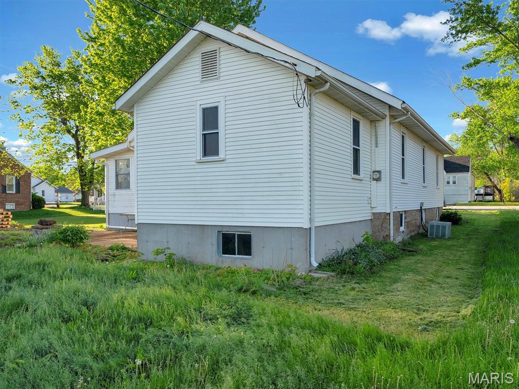 609 W Madison Avenue Property Photo 6