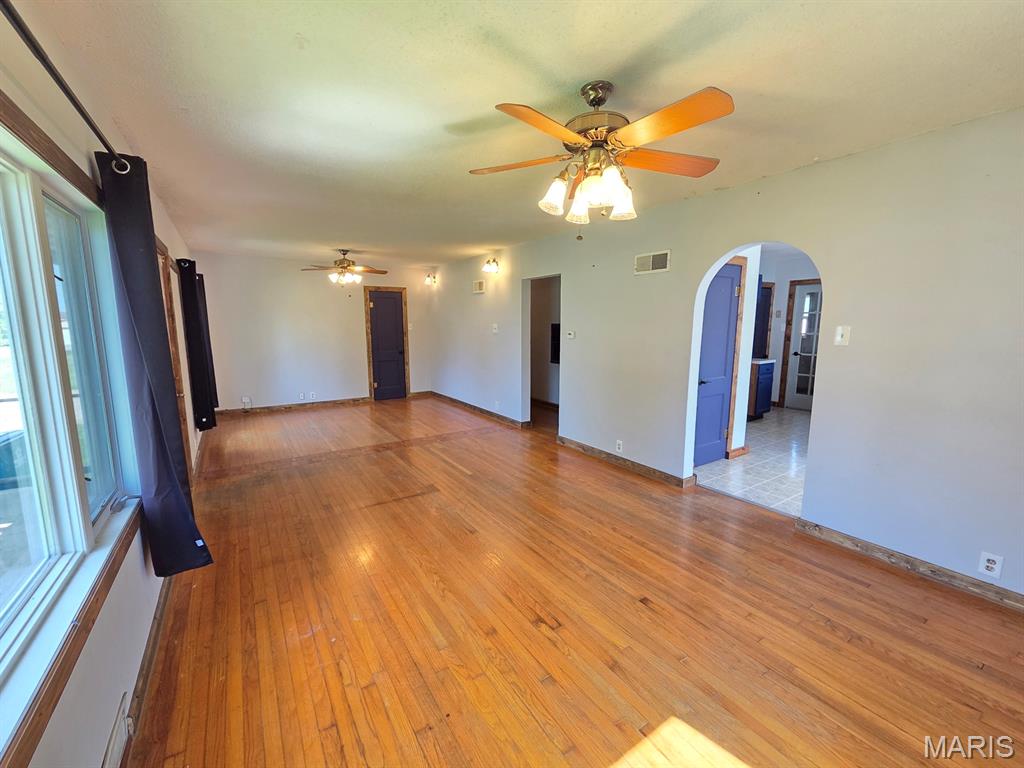 304 E Quincy Street Property Photo 5