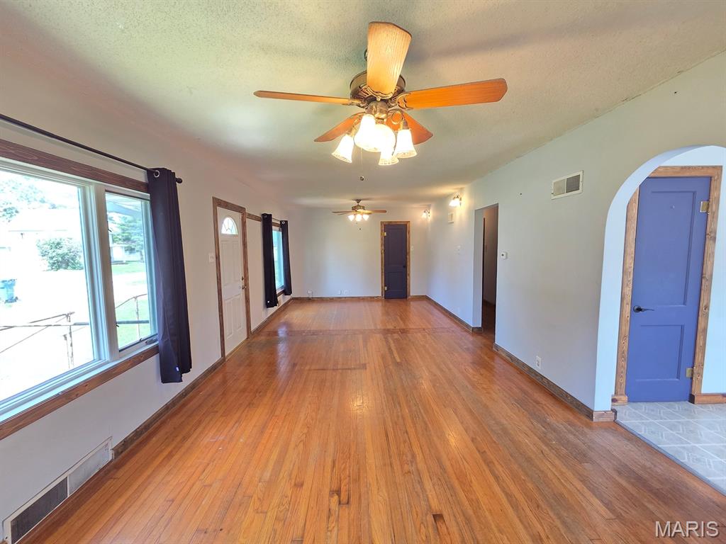 304 E Quincy Street Property Photo 6