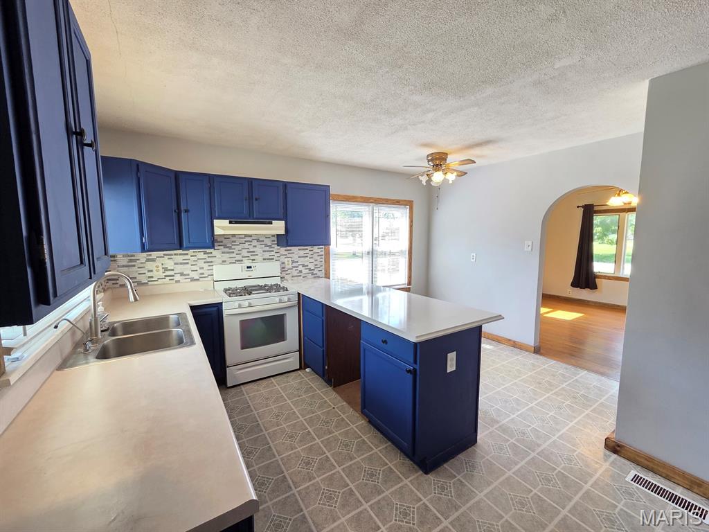 304 E Quincy Street Property Photo 10