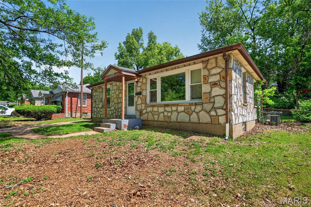 1924 Alert Drive Property Photo 2