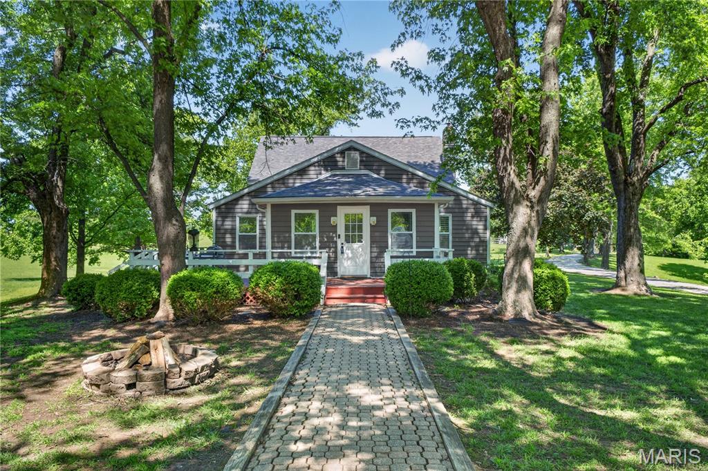 1848 Maplewood Lane Property Photo 1