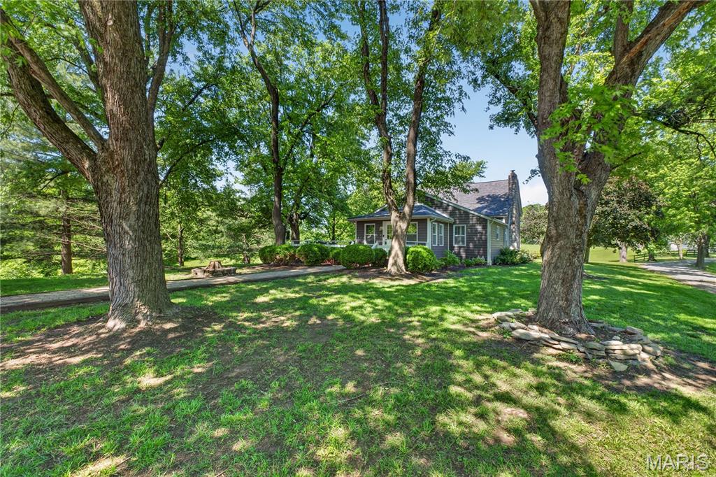 1848 Maplewood Lane Property Photo 3