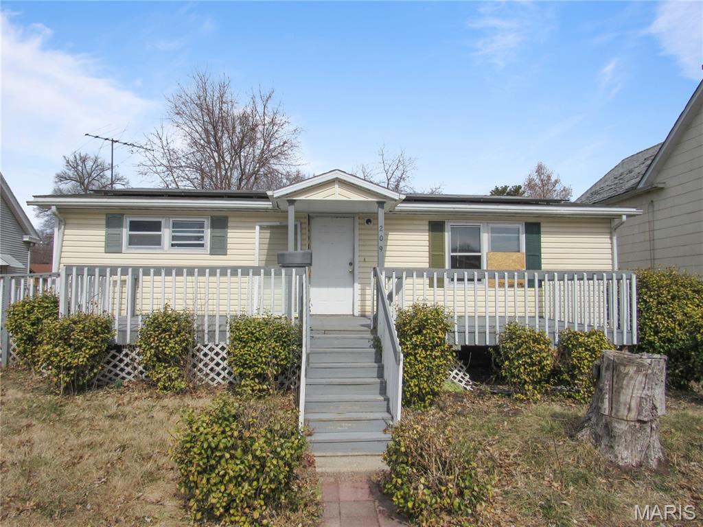 209 W 2nd South Street Property Photo 1