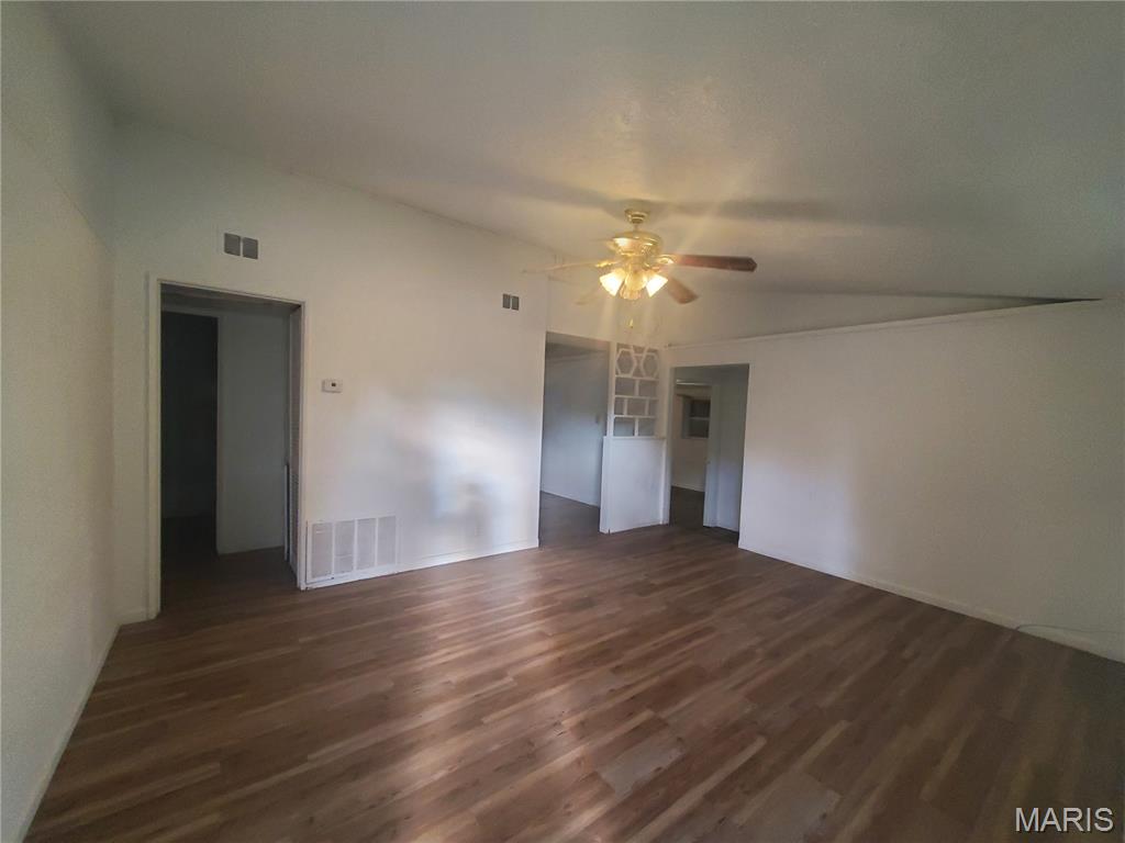 240 St John Drive Property Photo 3