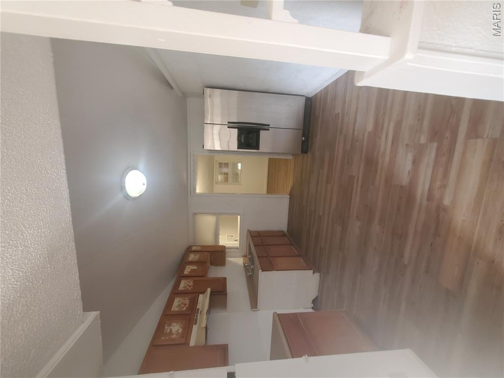 240 St John Drive Property Photo 5