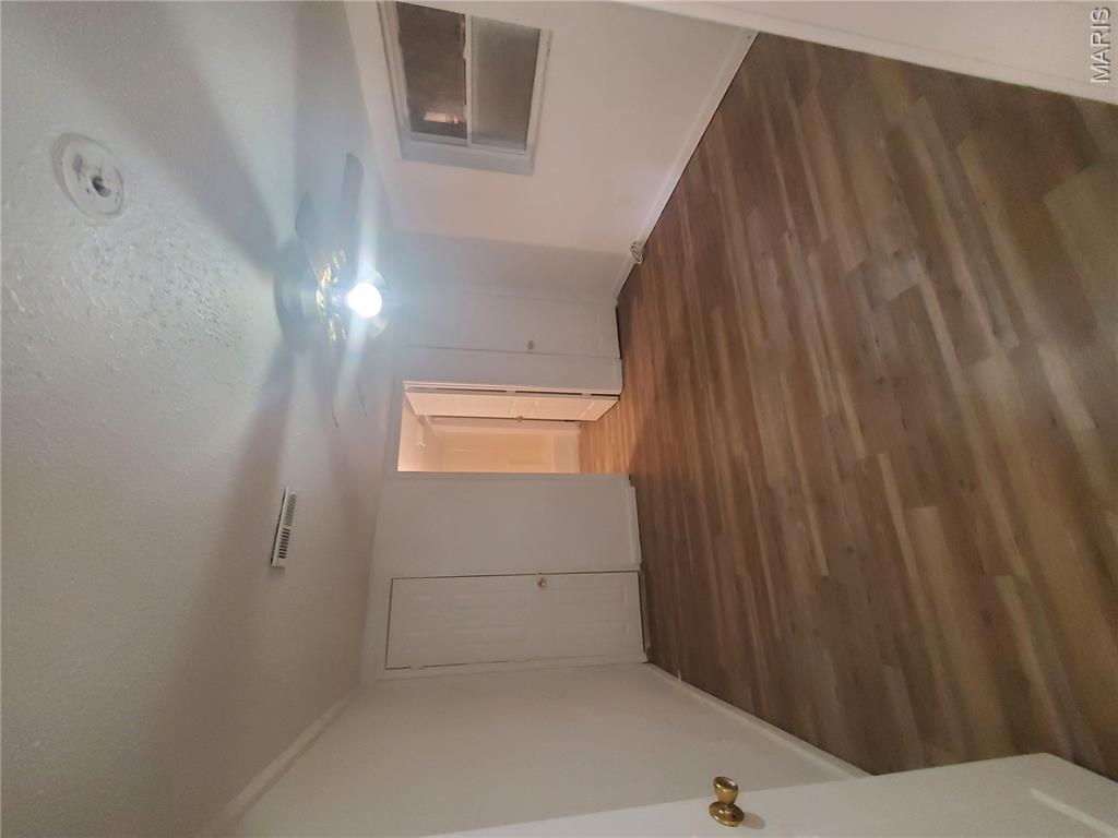 240 St John Drive Property Photo 8