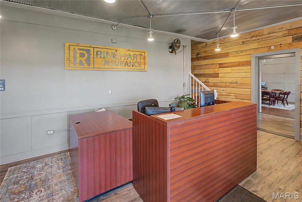 2102 N Outer Road Property Photo 6