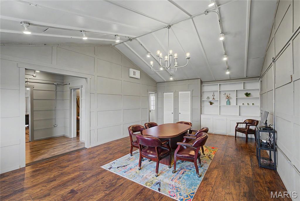 2102 N Outer Road Property Photo 20