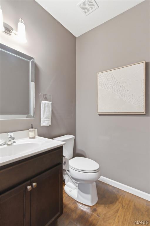 2416 N Larksong Drive Property Photo 9