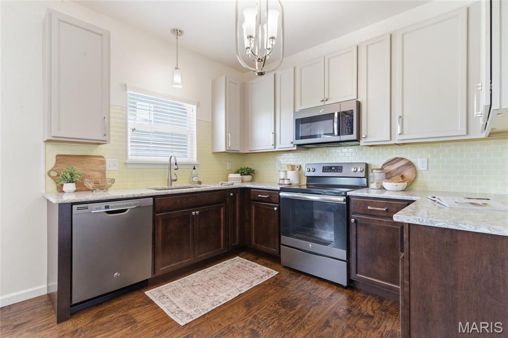 2416 N Larksong Drive Property Photo 13