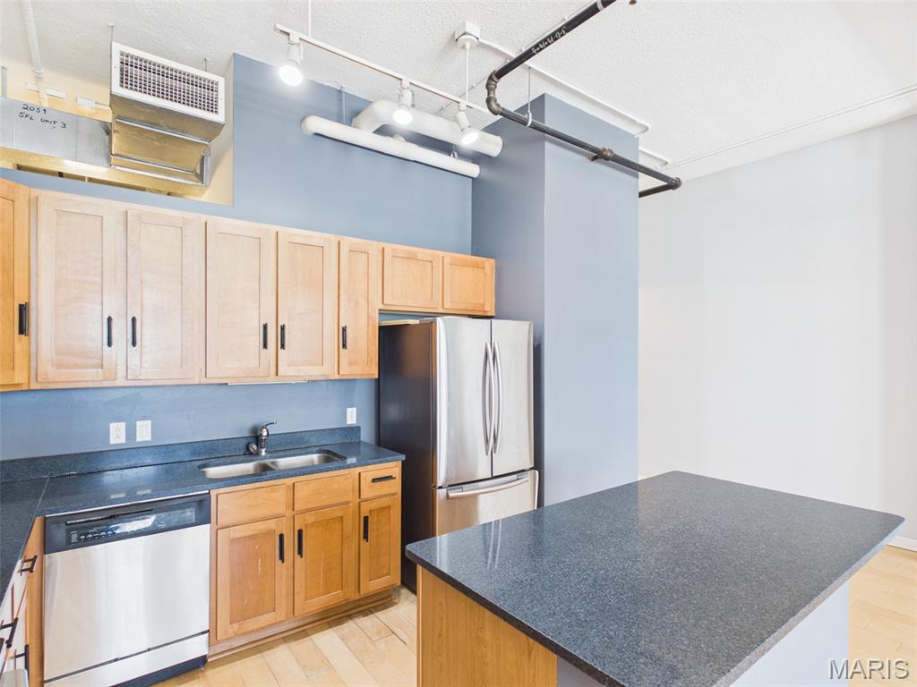 1501 Locust 503 Property Photo 6