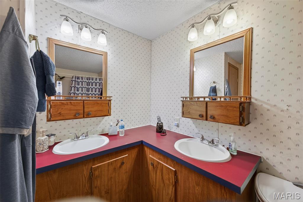 27 Whippoorwill Lane Property Photo 16