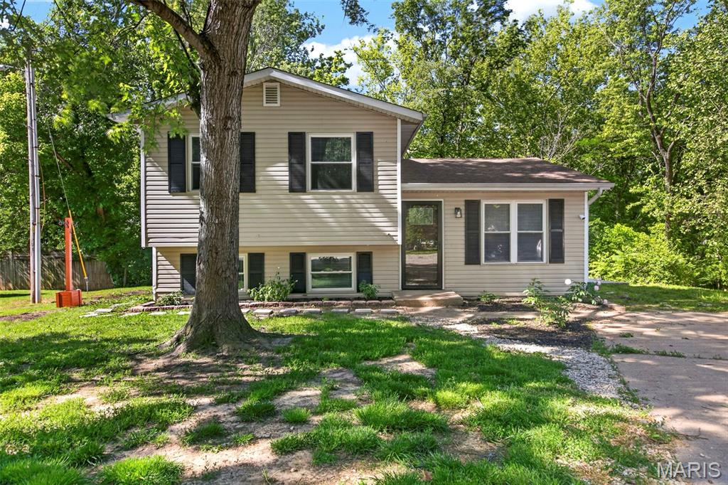 16 Ivy Lane Property Photo 1