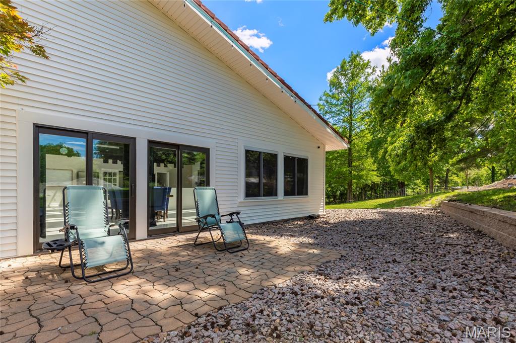 2900 Ossenfort Road Property Photo 3