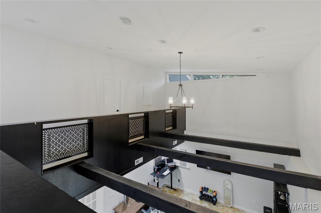 2900 Ossenfort Road Property Photo 19