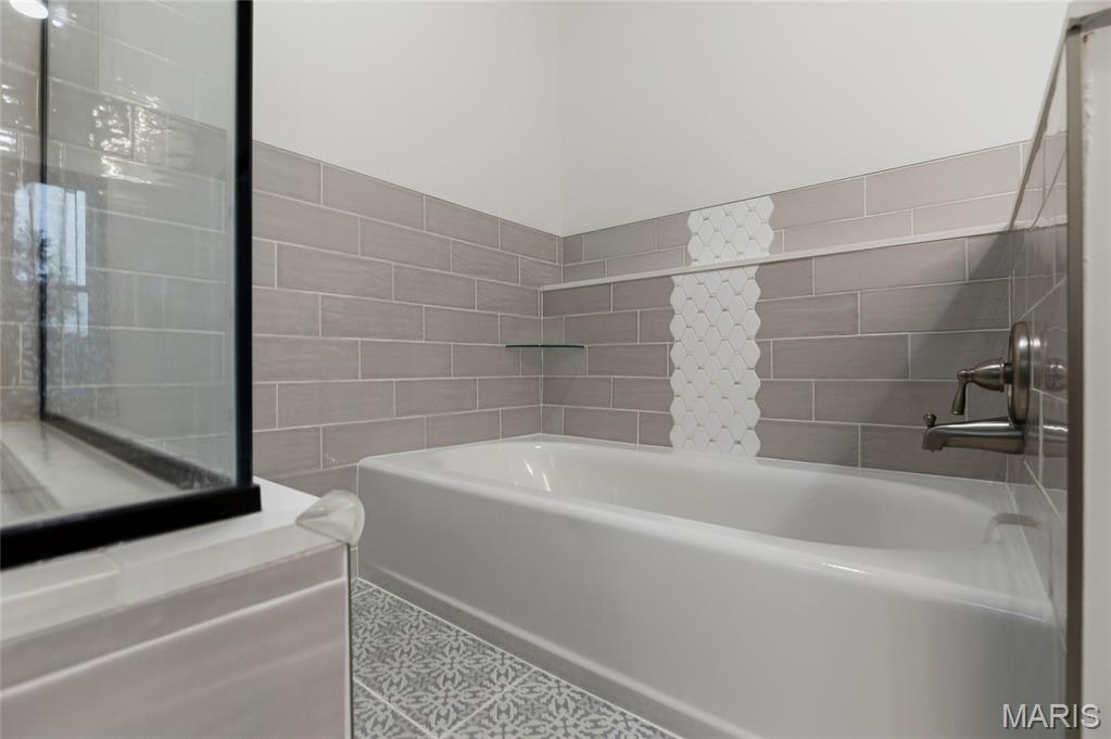 2900 Ossenfort Road Property Photo 22