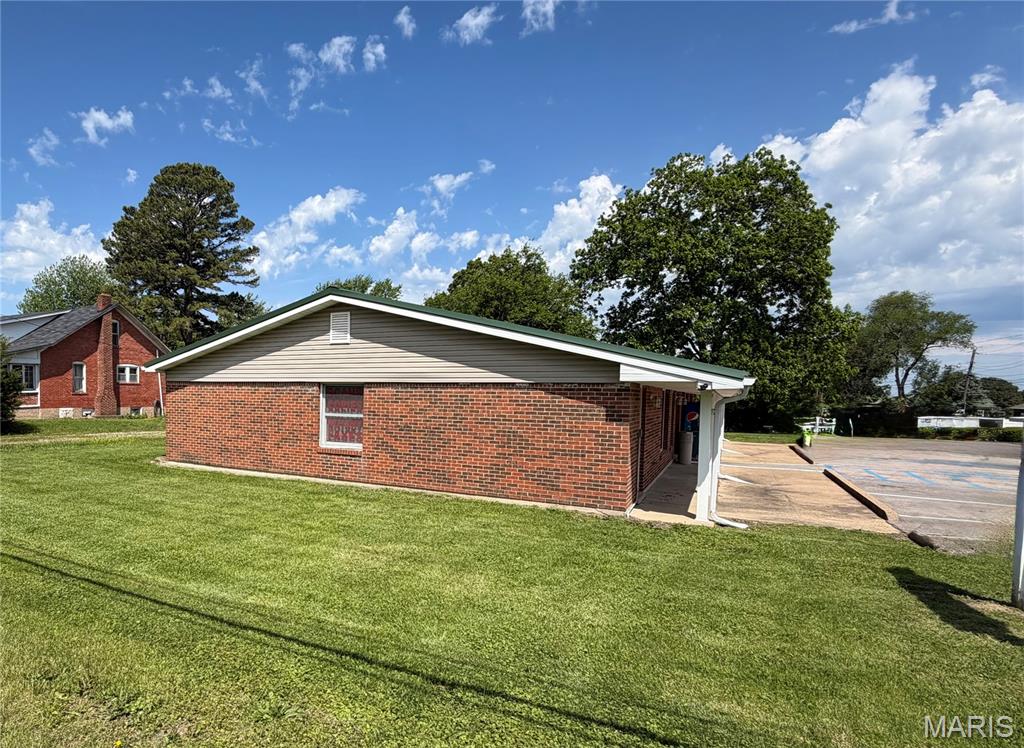 411 Scottsdale Drive Property Photo 4