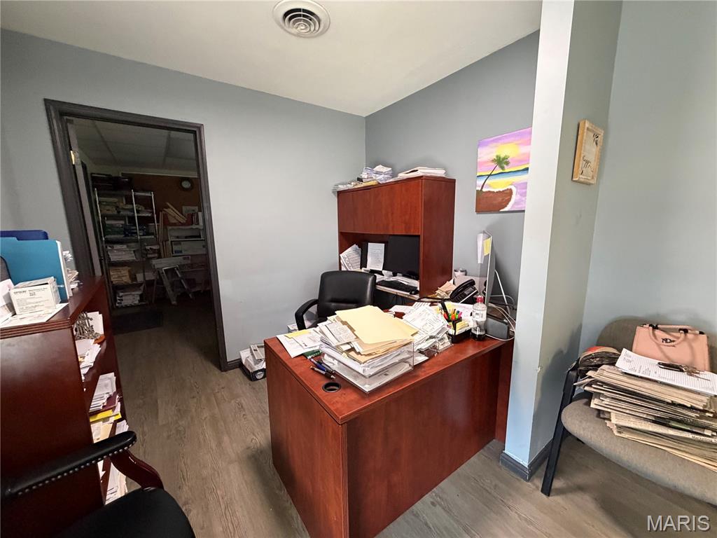411 Scottsdale Drive Property Photo 16
