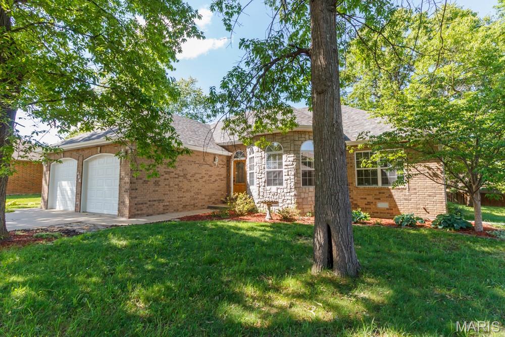 404 MAGNOLIA Court