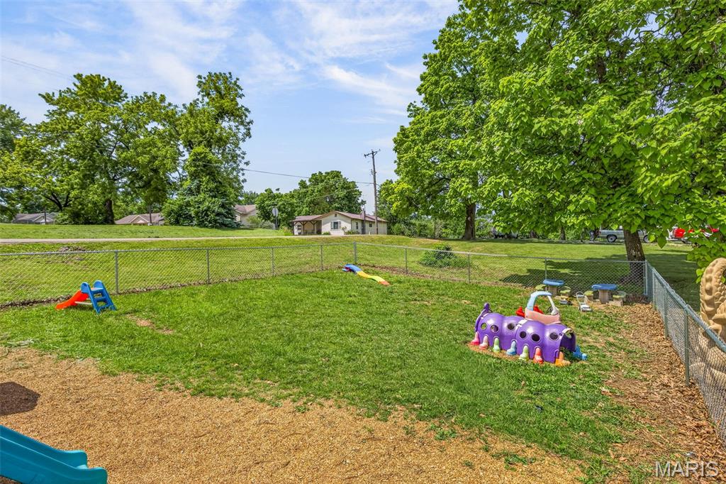 10 6th Street Property Photo 4