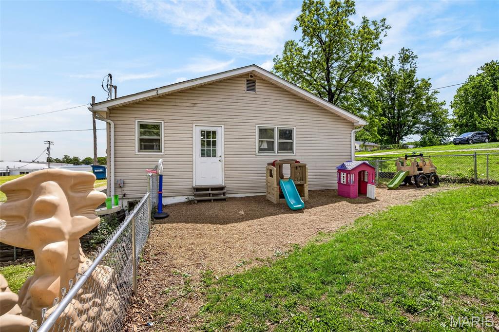 10 6th Street Property Photo 5