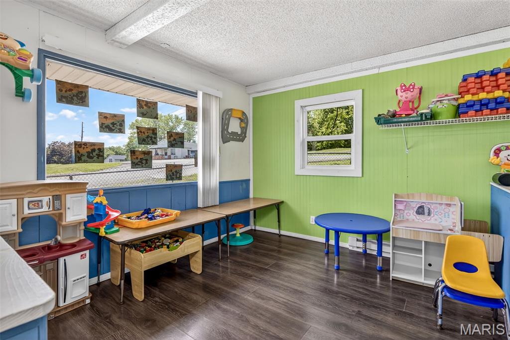 10 6th Street Property Photo 17